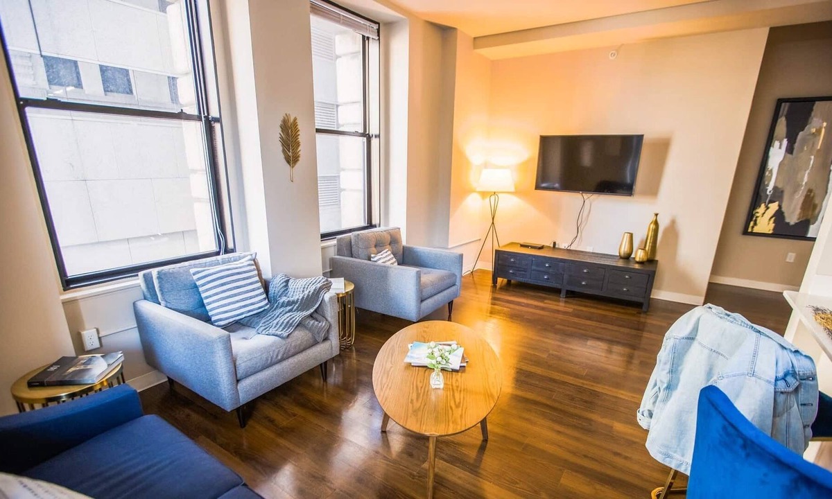Downtown Baltimore Apartment | FREE PARKING | 2B/2BA New Luxury Apartment | Vintage Building, Rooftop Deck & Gy