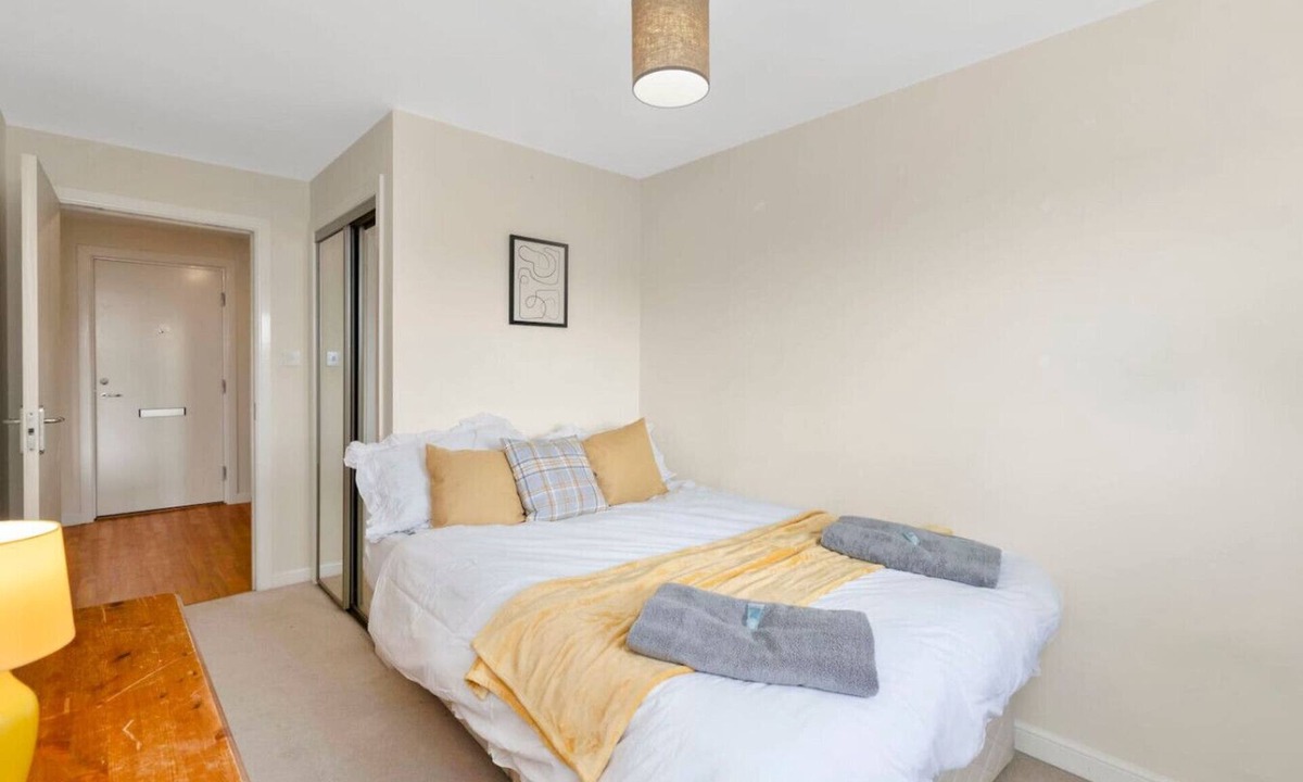 Livingston Apartment | Free Parking | Central | 2 Bedroom | 4 Guests