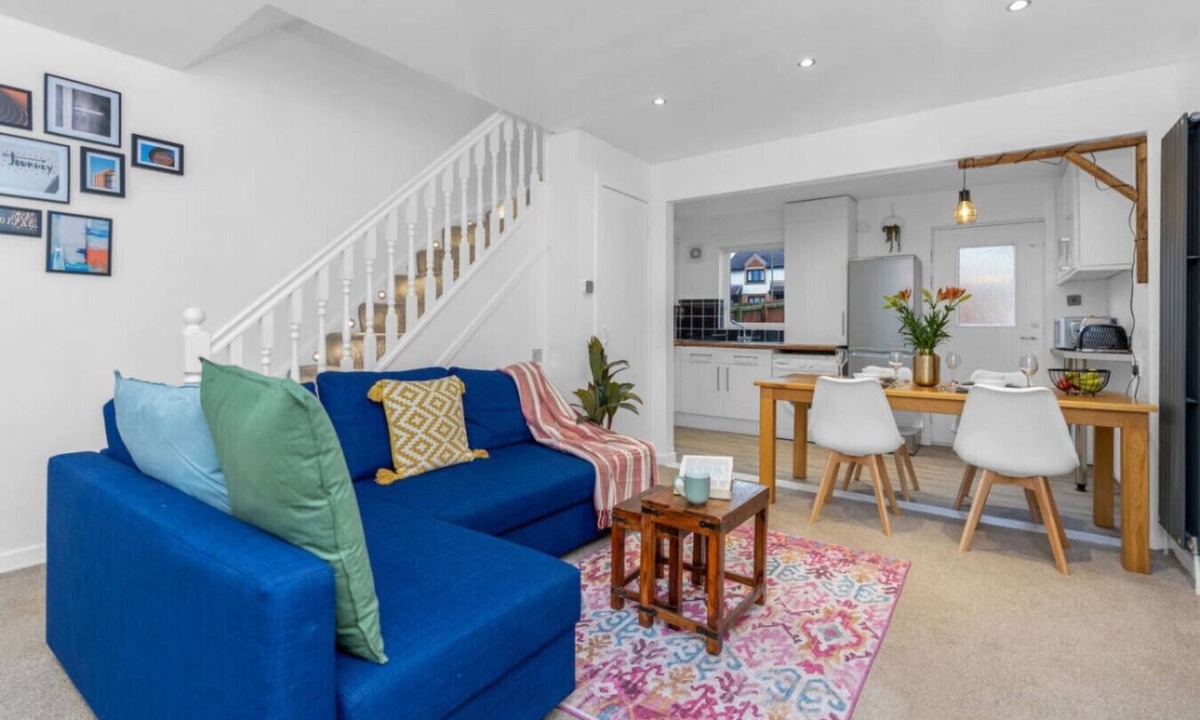 Livingston House | Free Parking | Central | Sleeps 5 | 2 Bedrooms
