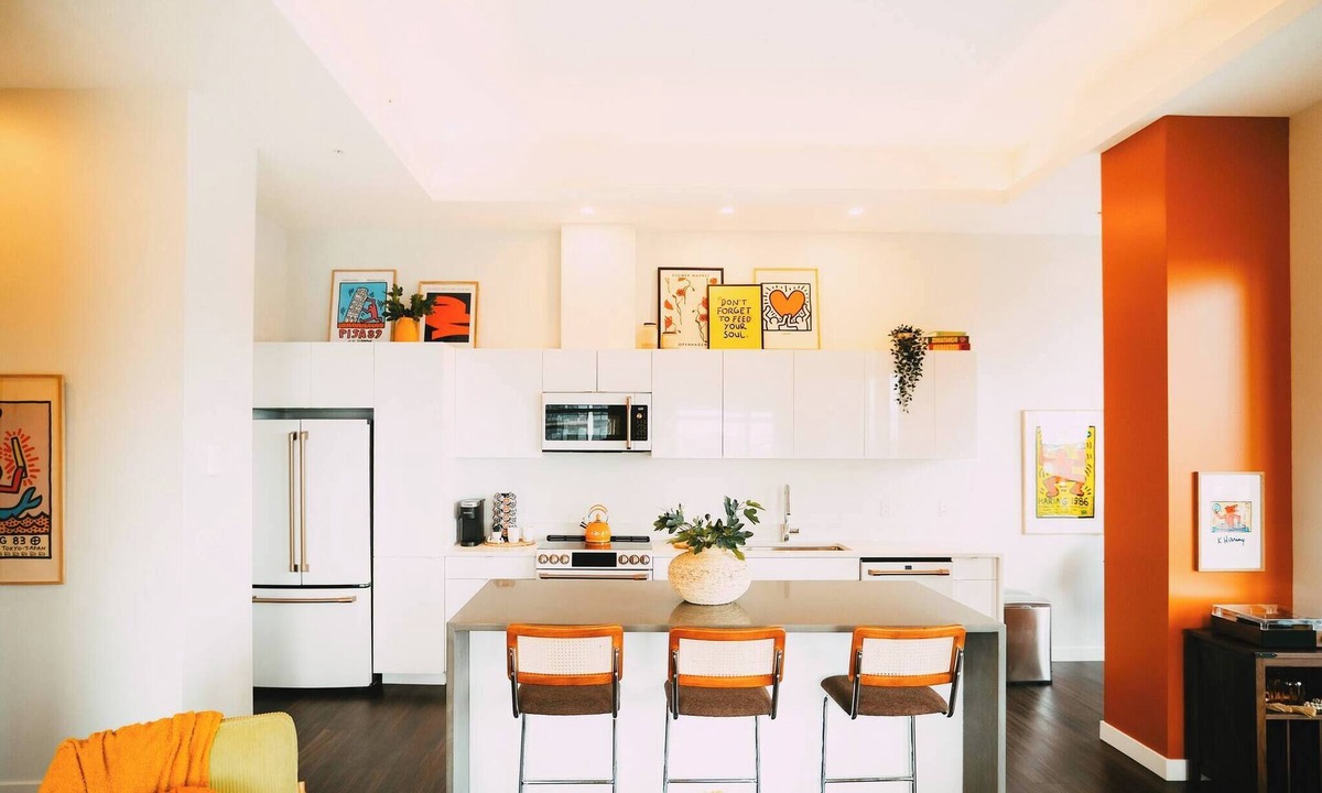 Downtown Halifax Bed & Breakfast | *Free Parking* Cozy 2br/2ba Penthouse DT Halifax!