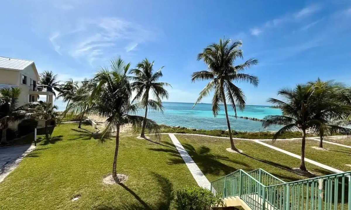 Bahamas Terrace House | Freeport Luxury Oceanfront Home w/Community Pool