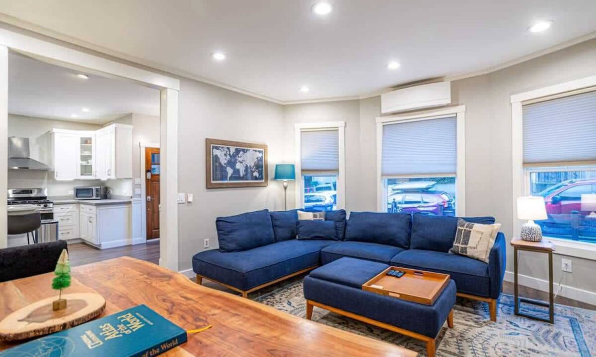 Fremont House | Fremont Haven: Bright, Comfortable & Central