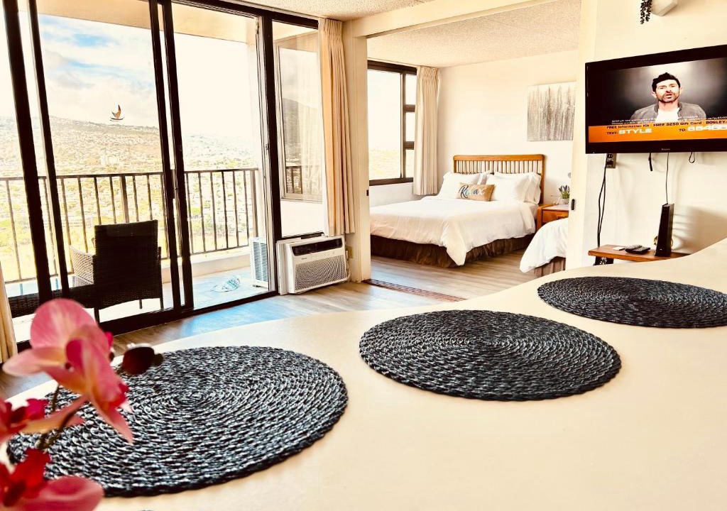 Waikiki Hotel | French Banyan