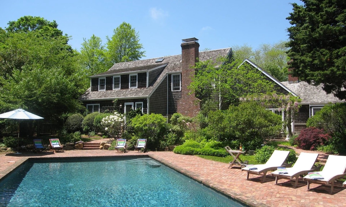 Bridgehampton House | French Country House on 3.2 Acres along Sagaponack Nature Preserve