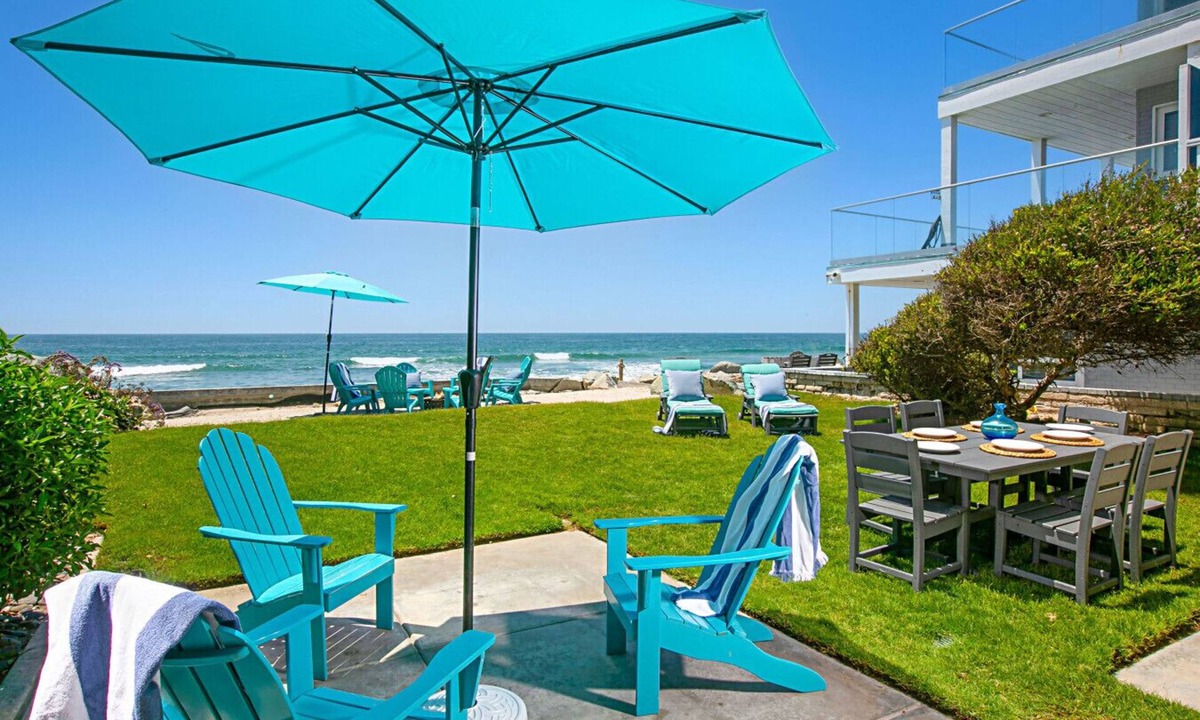 South Oceanside House | Fresh Beach Cottage with Fire Ring in Sand, Walk to Restaurants