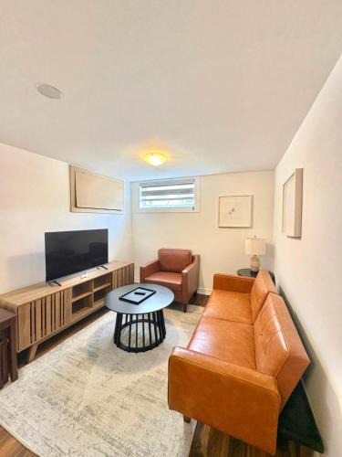 Newtonbrook Apartment | Freshly Renovated Spacious 2BR 2Bath Near TTC and Shops