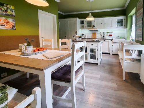 Dersdorf House | Friendly Home - Stadthaus