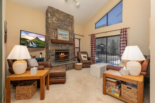 Frisco House | Frisco Mountainside Retreat: Walk Downtown