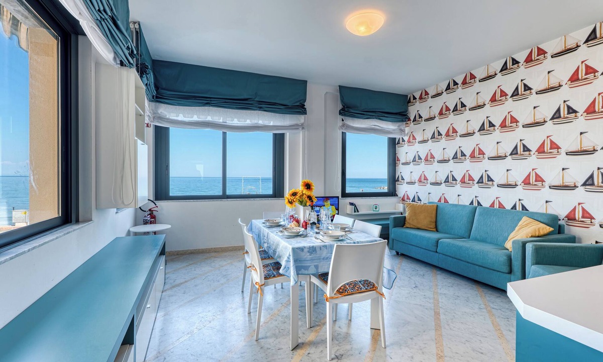 Laigueglia Apartment | Front Beach Magic Sea - Sea Front, Laigueglia, Italy