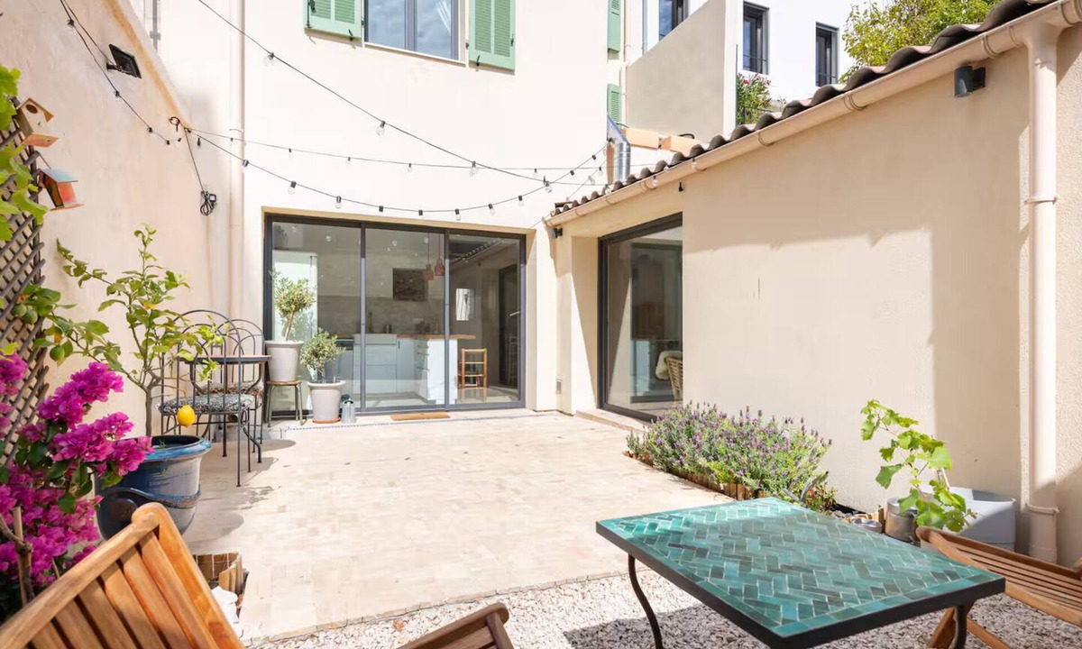 8th Arrondissement House | Front de mer - Pointe rouge - Town house 2 steps from the sea and calanques