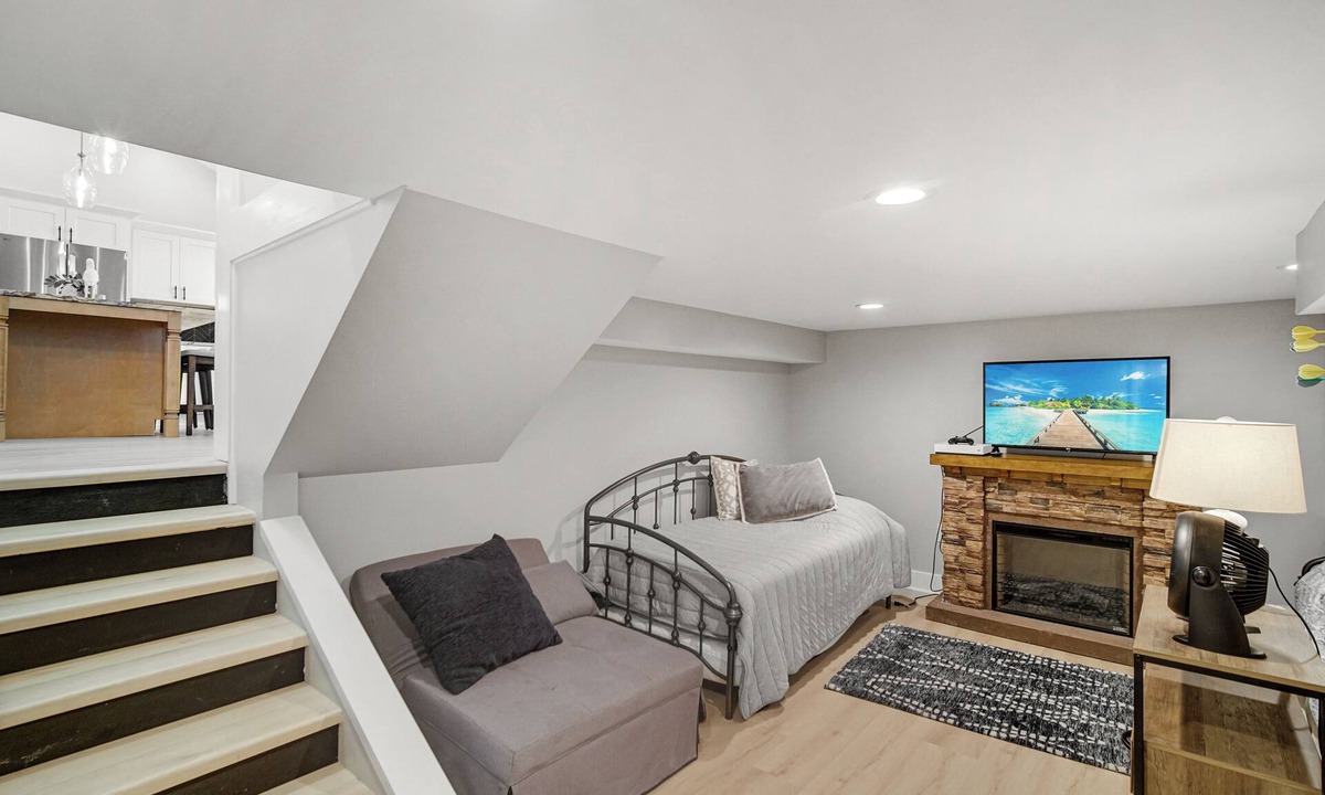 Koontz Lake House | Front Lake home with 4 bedrooms and 3.5 baths in Koontz Lake