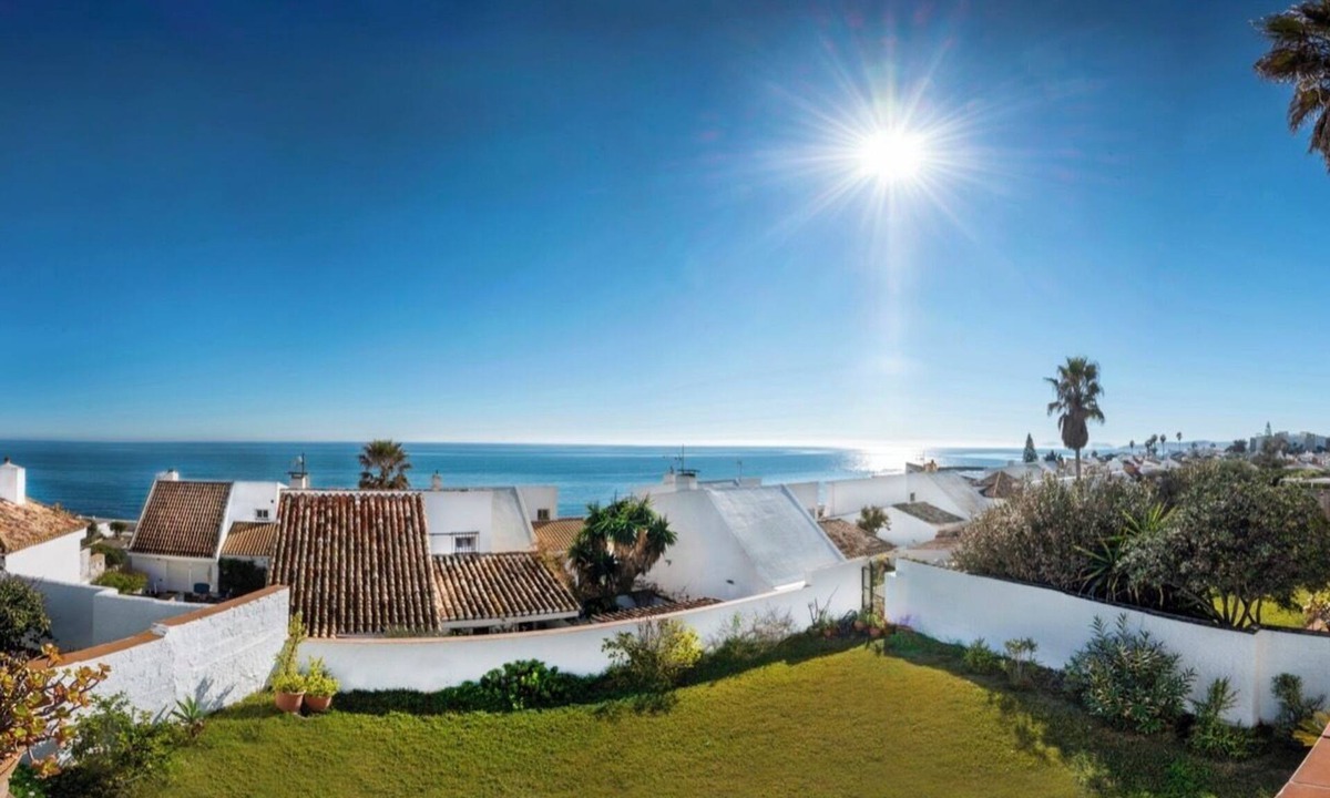 Buenas Noches Villa | Front line beach villa in Bahia Dorada, Estepona, Costa del Sol.