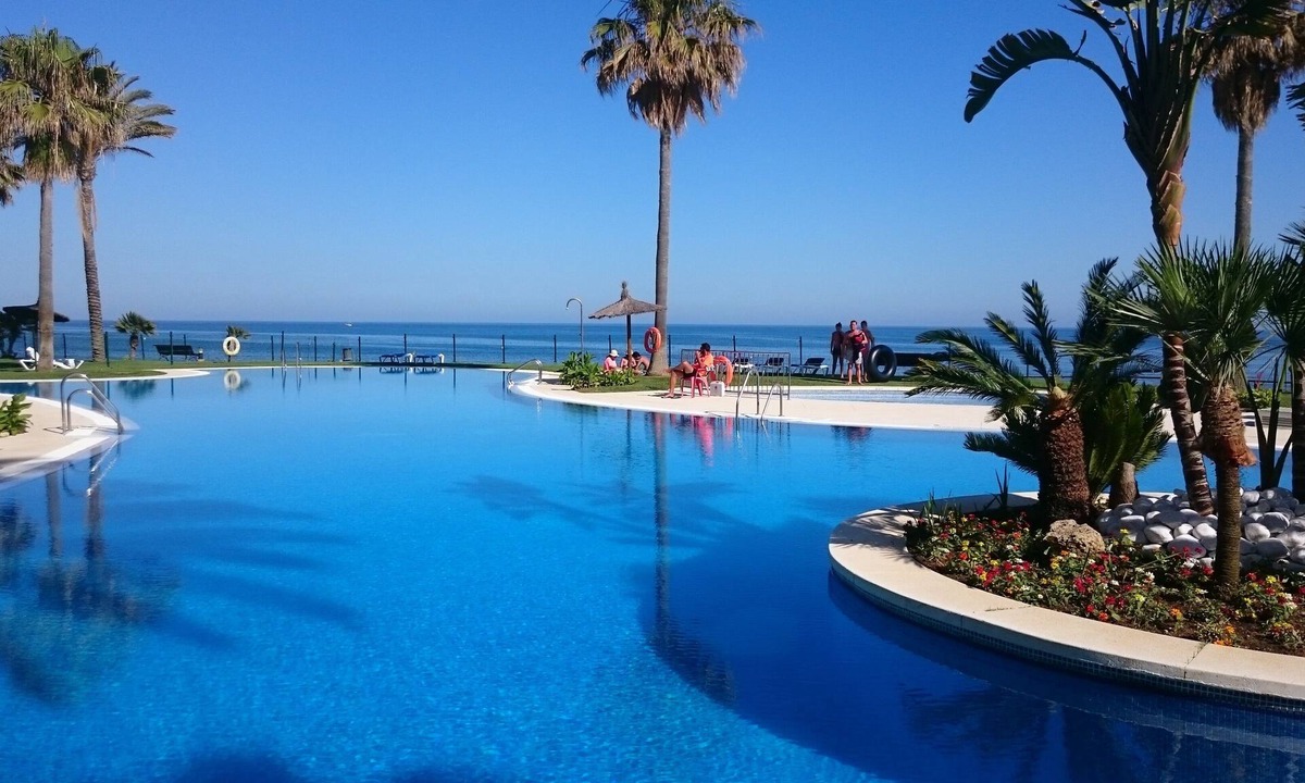 Sitio de Calahonda Apartment | Front line beach, stunning views to the sea and pool. South facing. WIFI