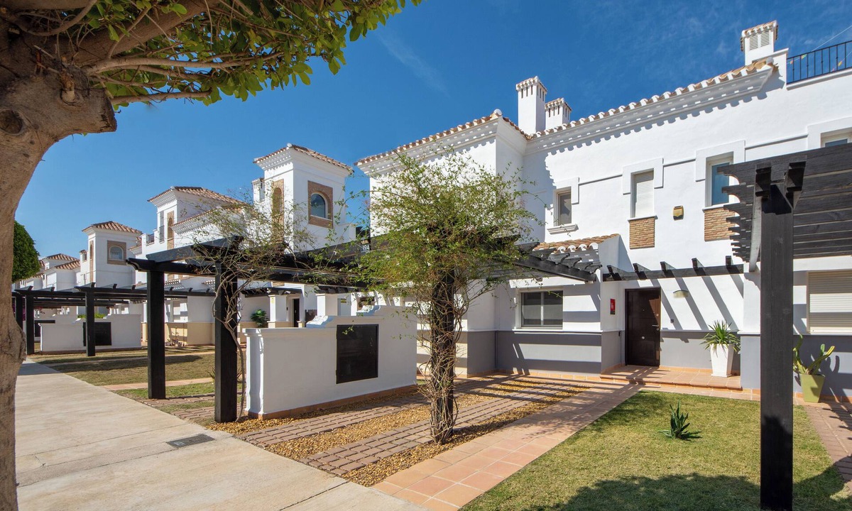 Roldan House | Front line views over the golf course