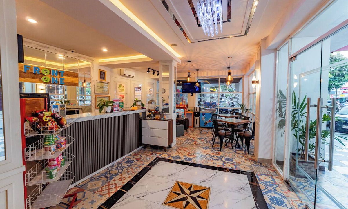 Solo City Centre Hotel | Front One Budget Hotel Slamet Riyadi Solo