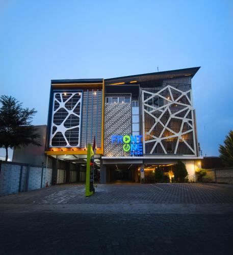 Hargomulyo Hotel | Front One Hotel Sragen