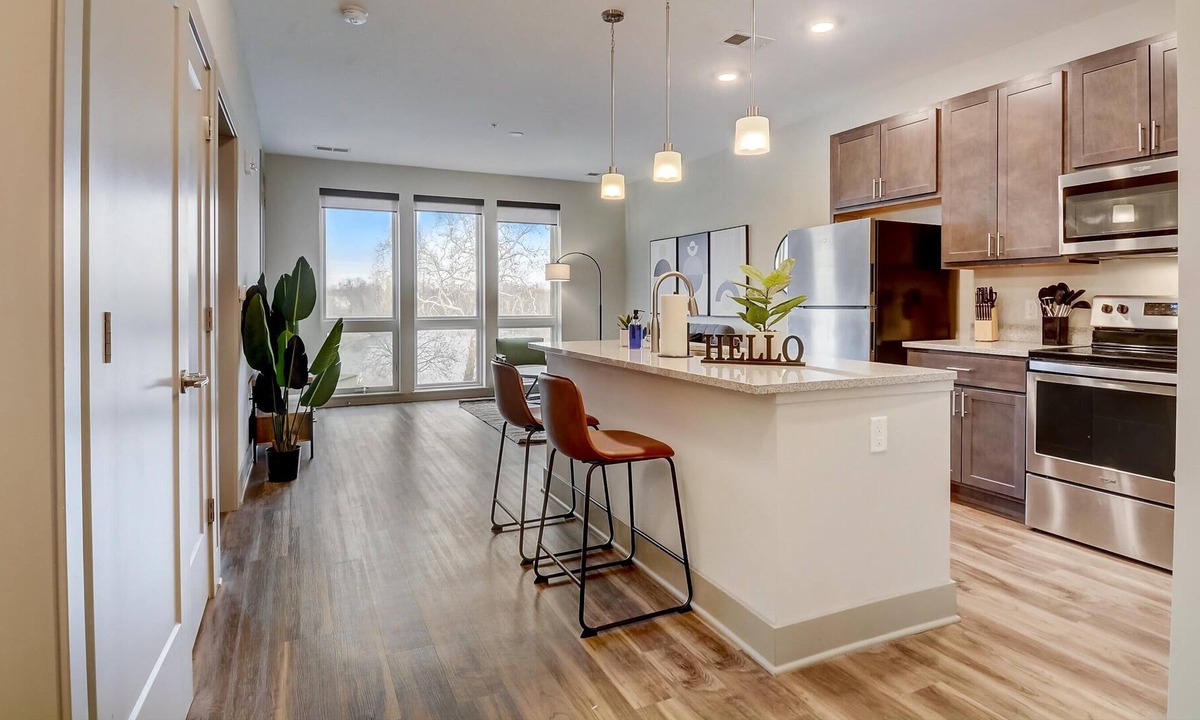 Broad Ripple Apartment | Frontdesk | 1 BR Apt by The Vogue Theatre