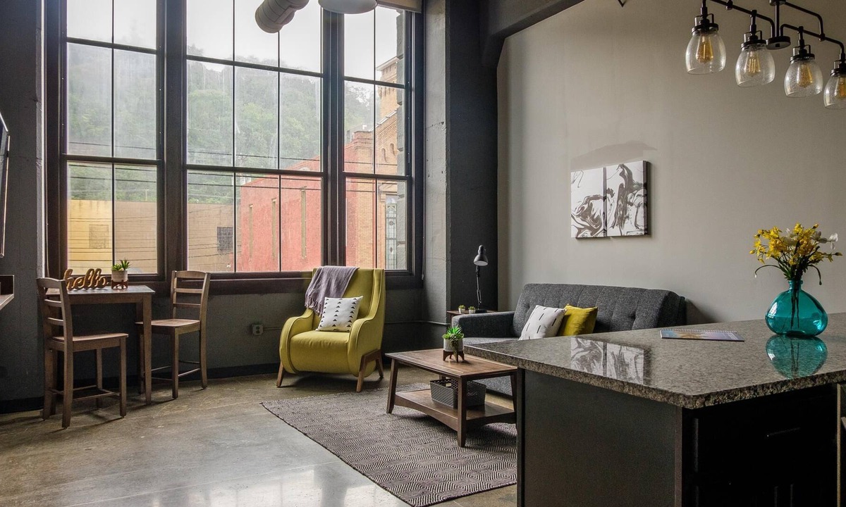 Strip District Apartment | Frontdesk | Chic + Open 1BR near Downtown
