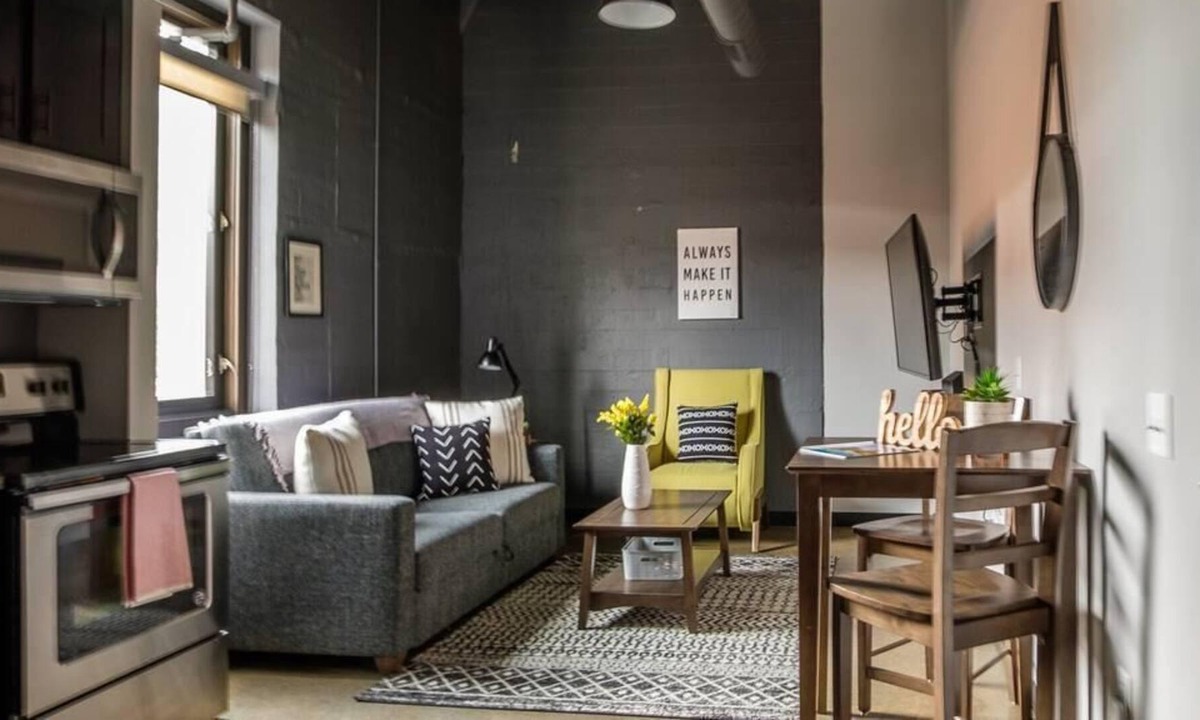 Strip District Apartment | Frontdesk | Modern 1BR Apt in the Strip District