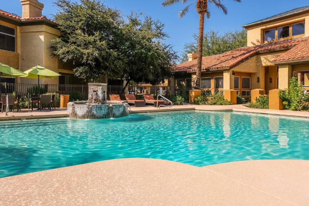 Paradise Valley Village Apartment | FRONTDESK North Scottsdale Paradise Valley Apts