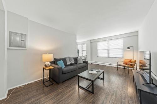 Hyde Park Apartment | FRONTDESK Open 1 BR Apt near Lake Michigan