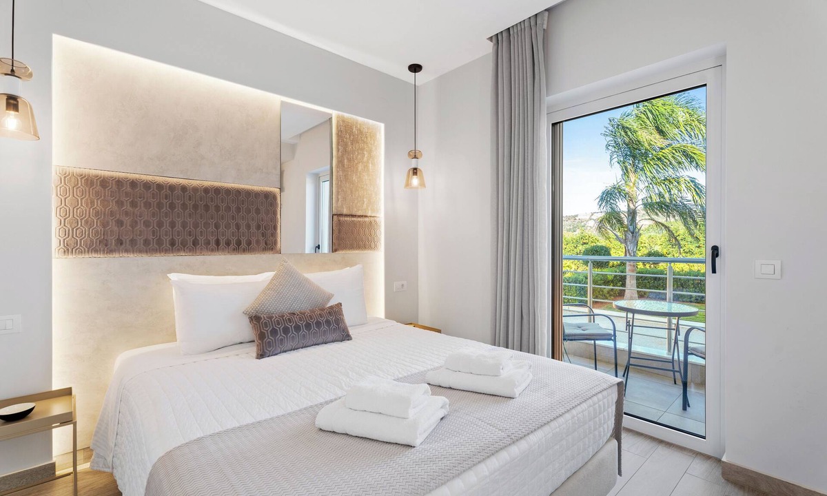 Nea Tirintha House | Frunze Luxury Apartments