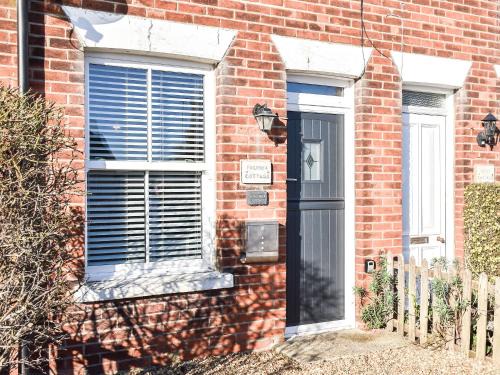 Sea Palling House | Fuchsia Cottage