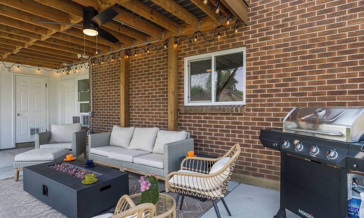 Berkley Condo | ☀Full Amenities, Two King Beds each w/private ensuite bathroom, Centrally located☀