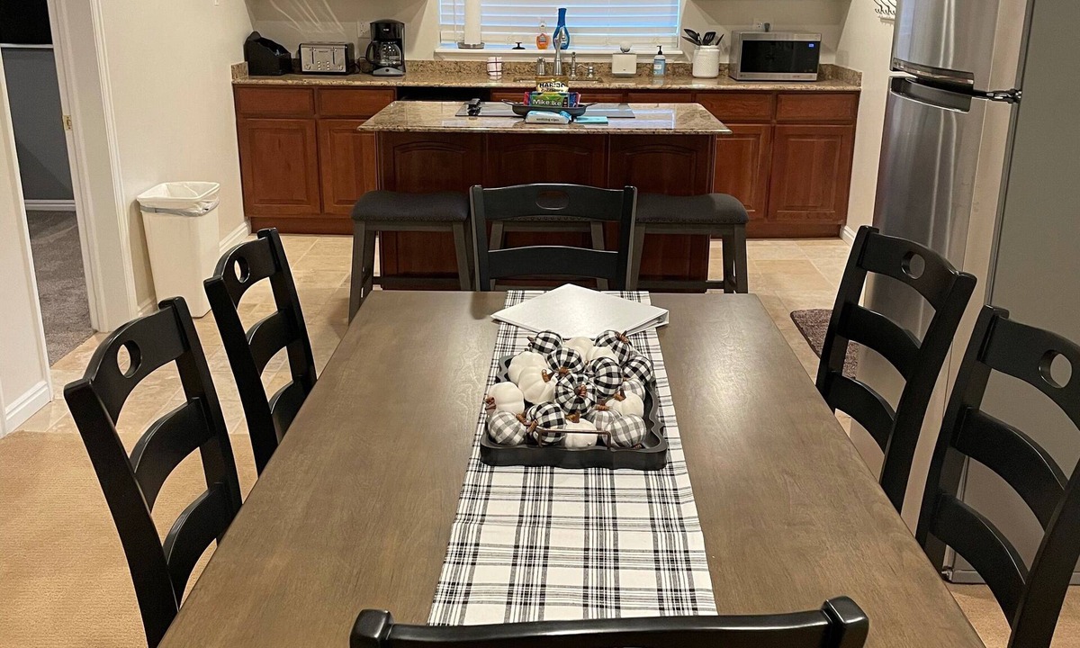 Draper House | Full Basement apartment near Utah ski resorts, Salt Lake City/Sandy/Draper