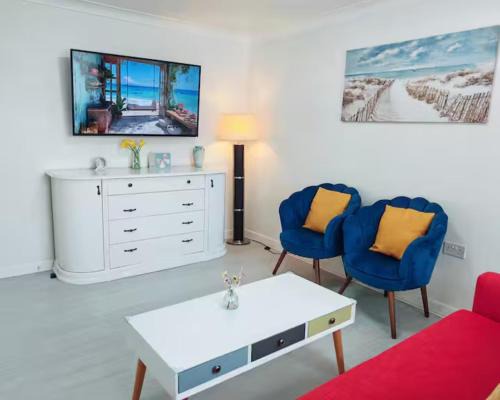 Port Talbot House | Fully accessible bungalow by the Beach