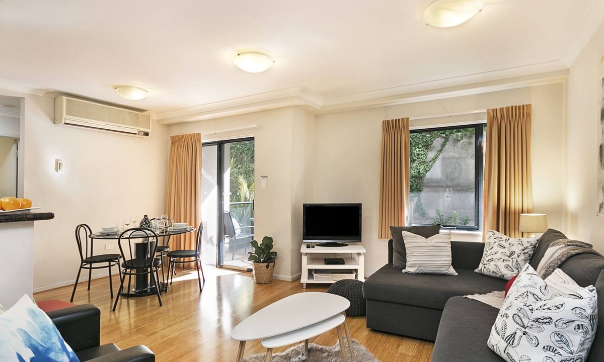 Perth Central Business District Apartment | Fully Airconditioned 2 Bedroom/2 Bathroom Apartment With Pool