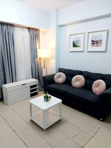 Kapitolyo Apartment | Fully-Airconditioned 2-BR Unit near BGC