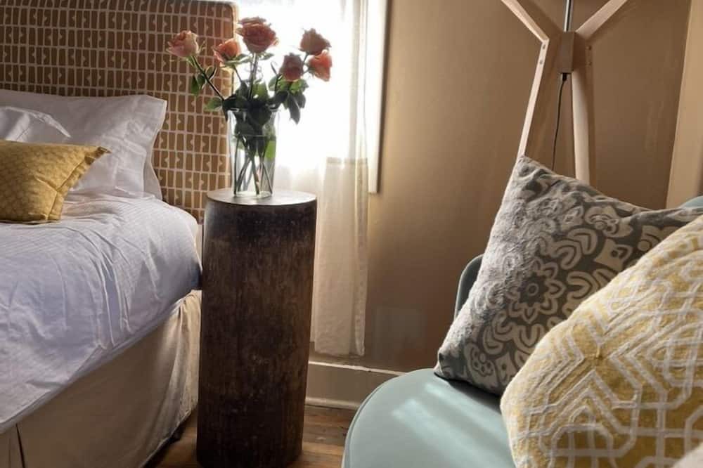 Madrid Apartment | Fully Appointed 2nd Floor Suite