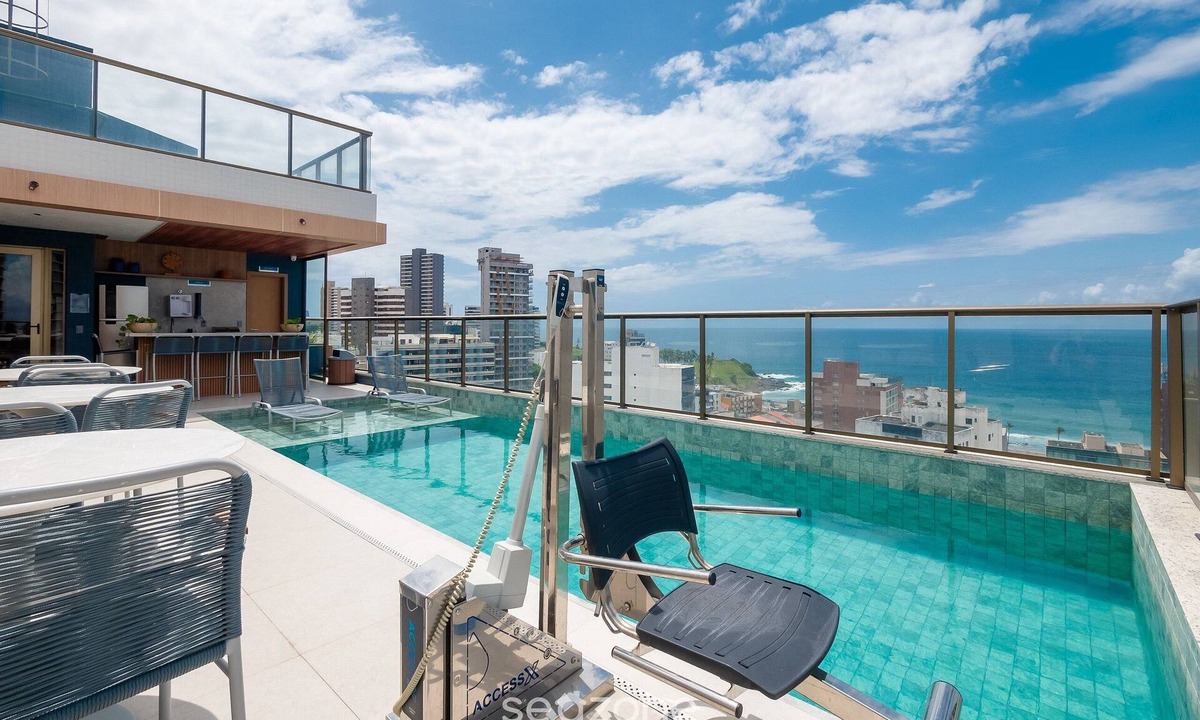 Barra Apartment | Fully Equipped Accommodations in a Building With a Pool, 270m From Barra Beach - Caoa