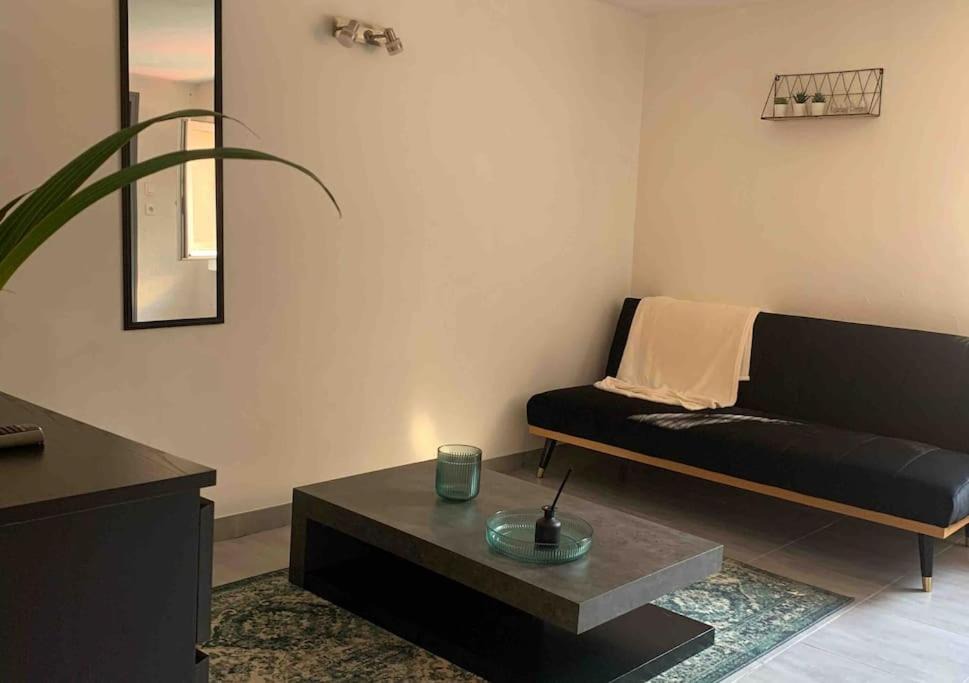 Les Chartreux Apartment | Fully equipped apartment next to the Longchamp
