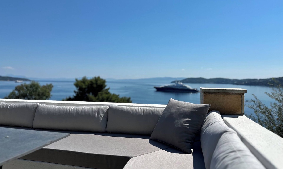 Skiathos Town House | Fully equipped seafront house with spectacular seaview & small beach right below