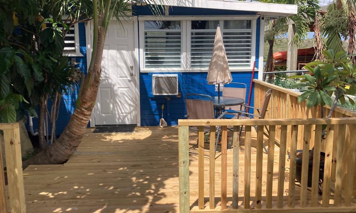 Culebra Pueblo Apartment | Fully Equipped Studio Cottage, Water Views, Beach Accessories, WiFi & Netflix