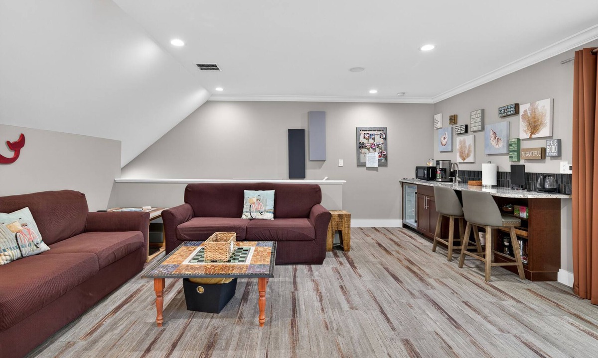 Guilford Apartment | Fully equipped studio in the center of town near train, beach and town green