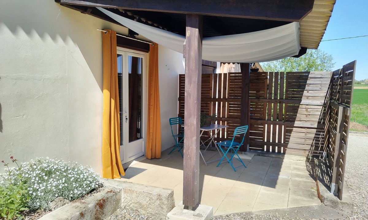 Labastide-Castel-Amouroux Apartment | Fully equipped 30m2 house in the countryside. Near Casteljaloux.