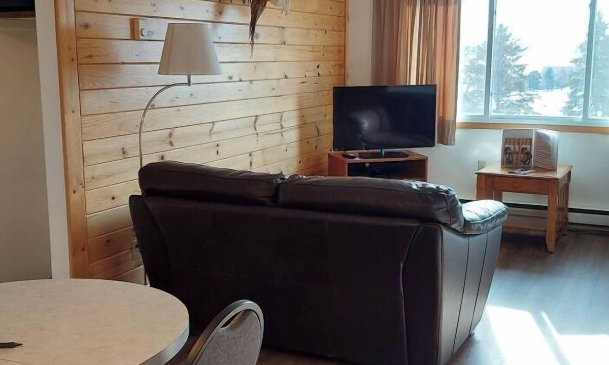 Devils Lake Condo | Fully Furnished 2 Bedroom 4 XL Twin beds, 1 Bathroom Top Floor Unit 5