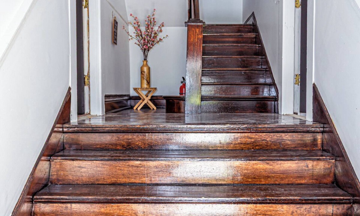 Roselawn Finance Apartment | Fully furnished 2-bedroom apartment in lovely Cincinnati with paid utilities!