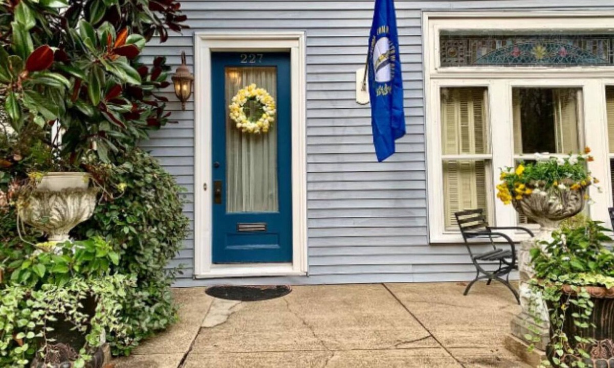 Old Louisville House | Fully Furnished Monthly Home Rental in Old Louisville