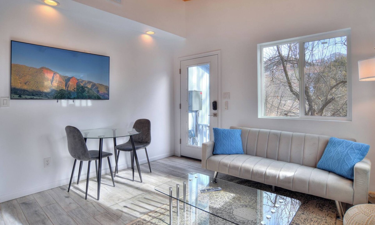 Durango House | Fully Remodeled Cabin with Deck - 10 Minutes to DGO - AC