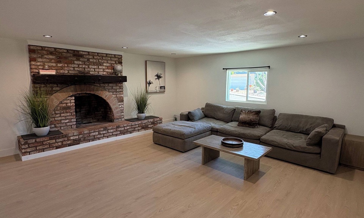 Vallejo House | Fully Remodeled Spacious 4BD/2BTH Oasis Full of Amenities for Large Groups