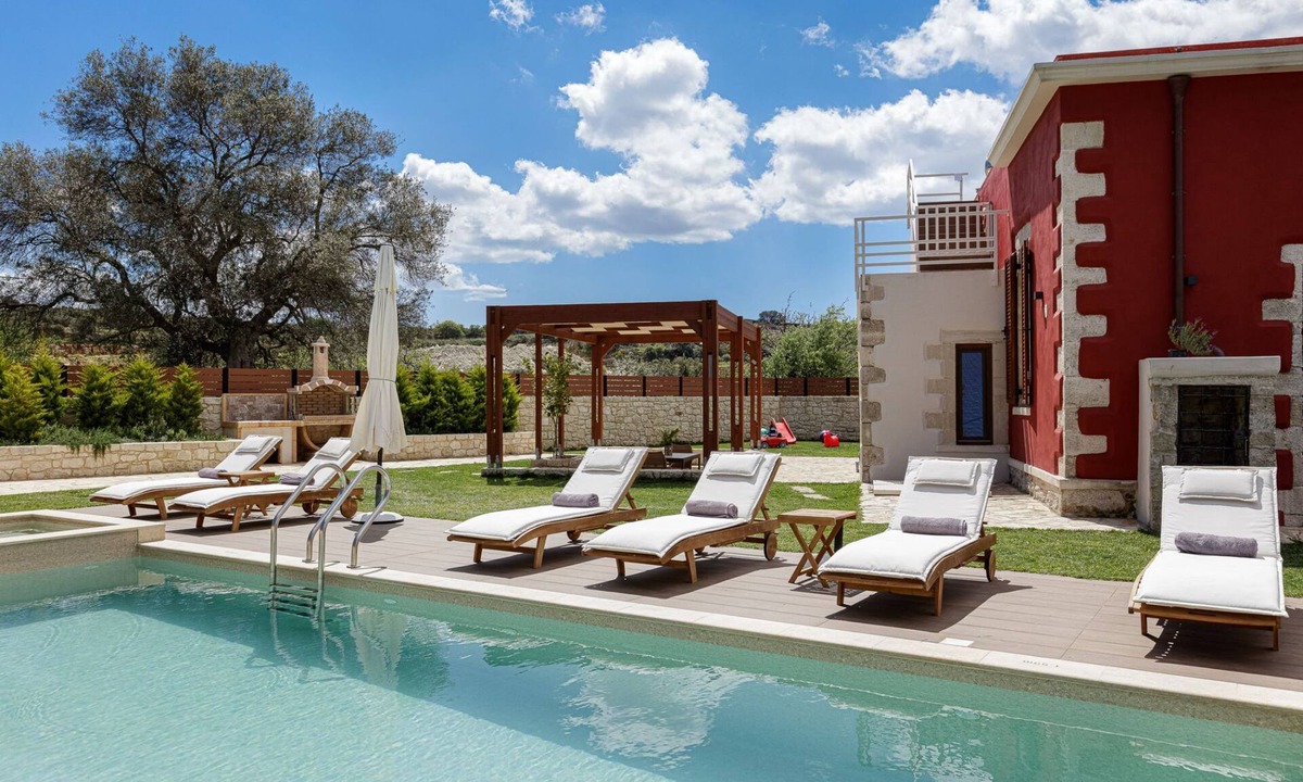 Filaki Villa | Fully renovated historic building encompassed by nature views