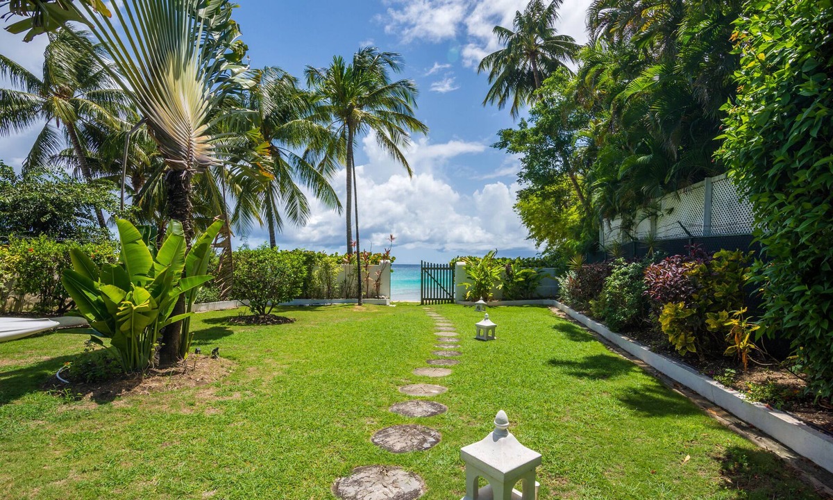 Merlin Bay Villa | Fully staffed beach villa