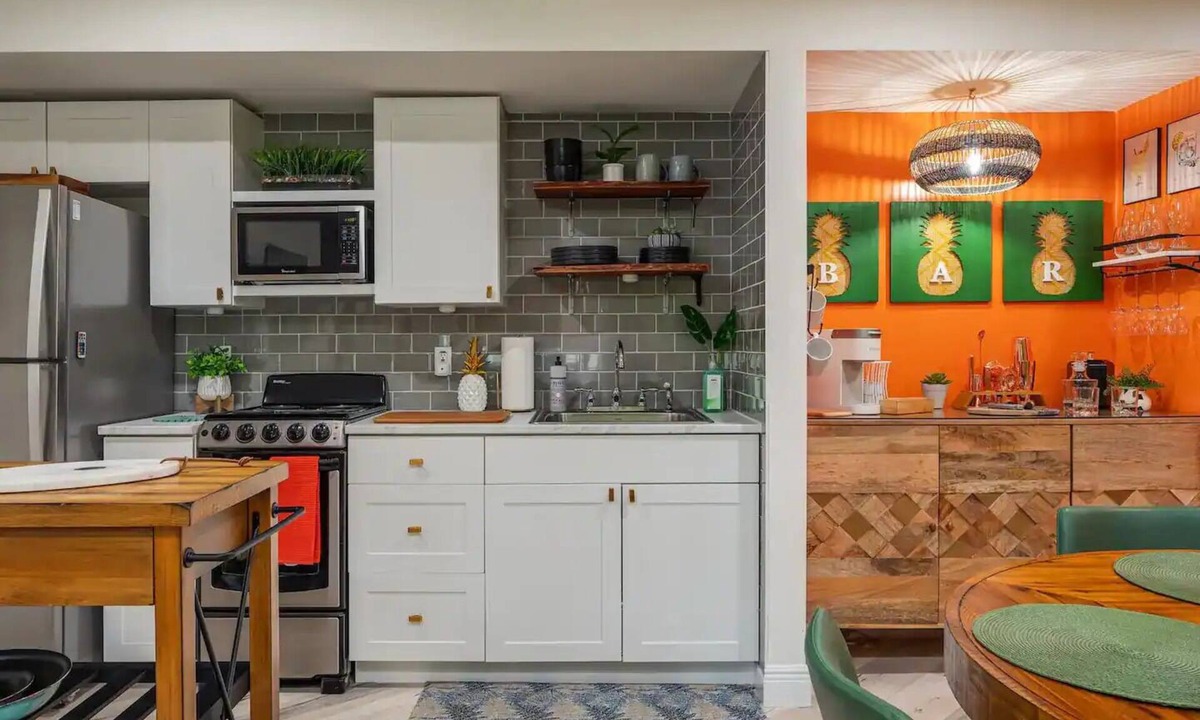 Historic Downtown Melbourne Condo | Fully stocked condo, balcony overlooking marina, walking distance to downtown