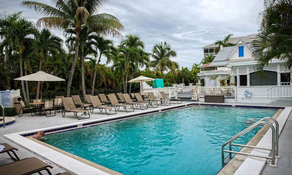Marco Island Hotel | Fully Updated Deluxe 2BR Suite, Olde Marco Inn Near Marina