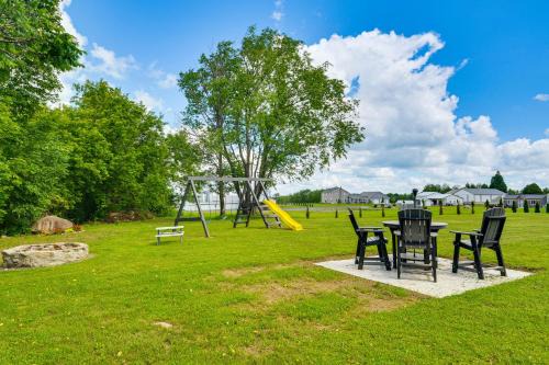 North Bangor House | Fun w/Family! 'Country Getaway' in North Bangor