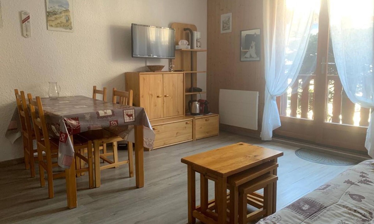 Valloire Apartment | Functional studio for 4, West facing in Valloire